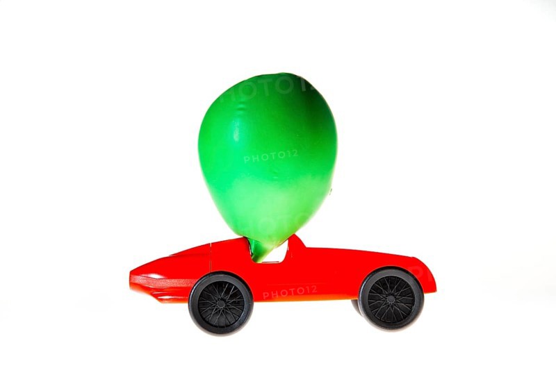 Toy car with a 'balloon-drive'