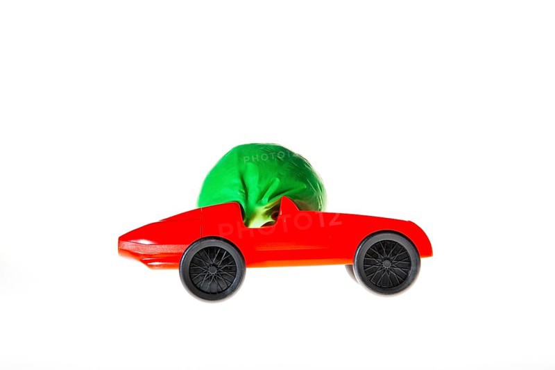 Toy car with a 'balloon-drive'