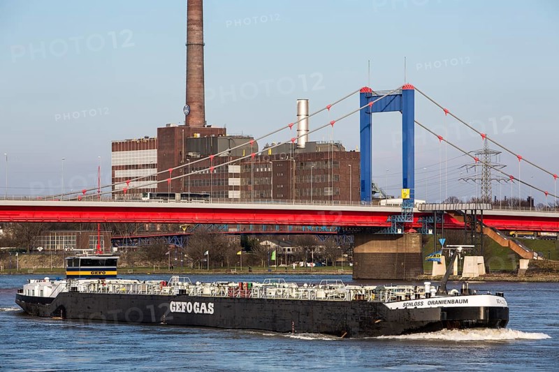 Gas tanker on the Rhine River travelling against the current