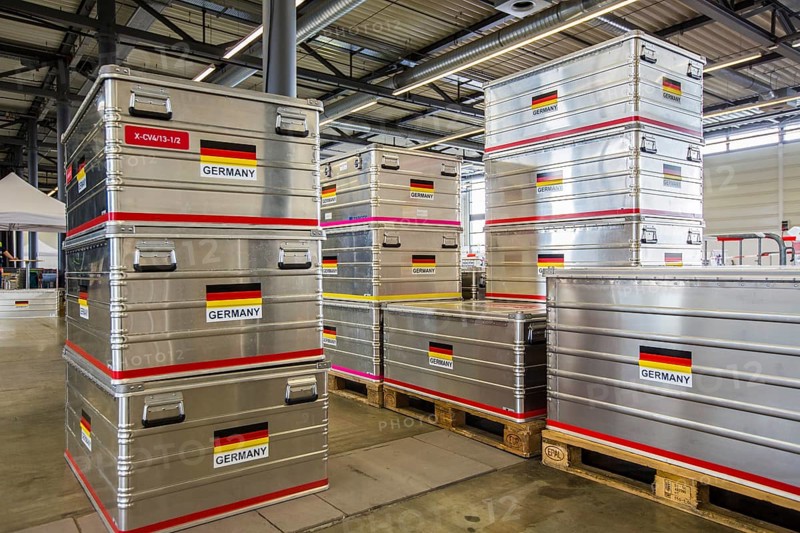 Transport crates for the drinking water treatment plant of the THW