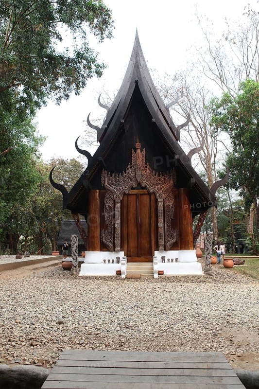 Baan Si Dum