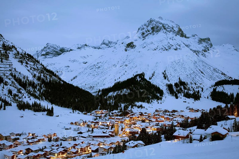 Night shot of the municipality of Lech am Arlberg