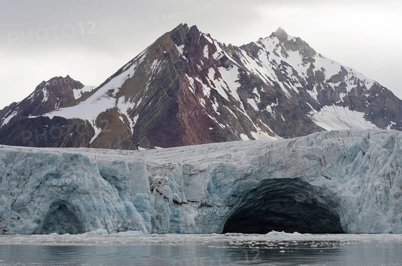Glacial portal