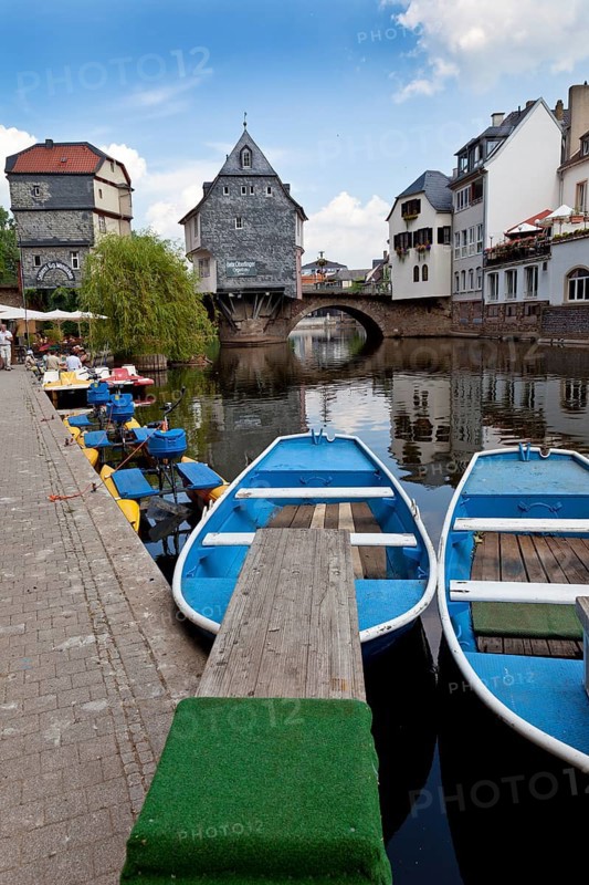 Alte Nahebruecke bridge and the Brueckenhaeuser houses