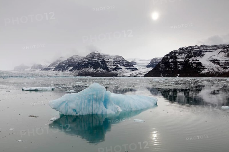 Reflection of icebergs