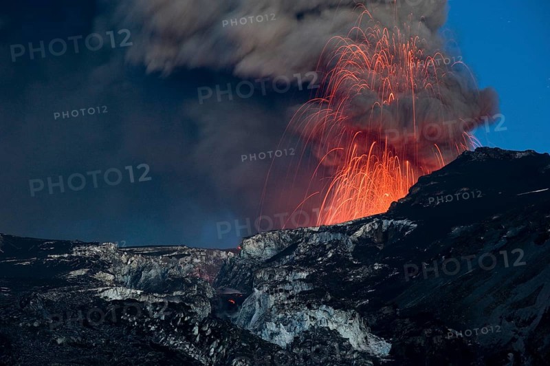 Powerful eruption of Eyjafjallajoekull volcano