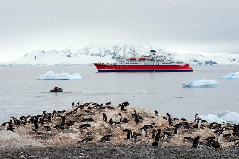 Expedition cruise ship