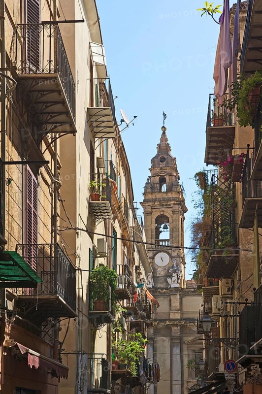 Alley with the Church of Sant Ignazio dell Olivella