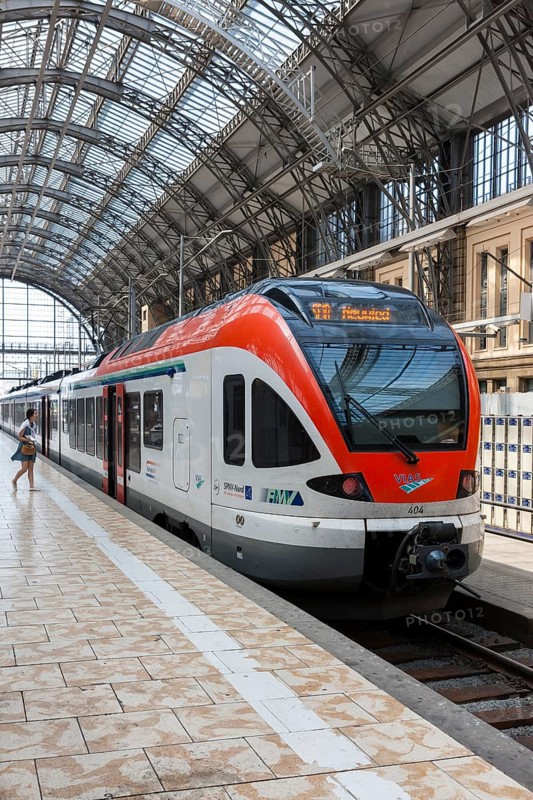 A regional train of the RMV pulling into the main station
