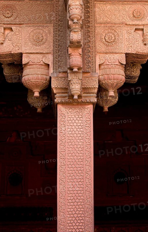 Decorative elements carved on a sandstone pillar