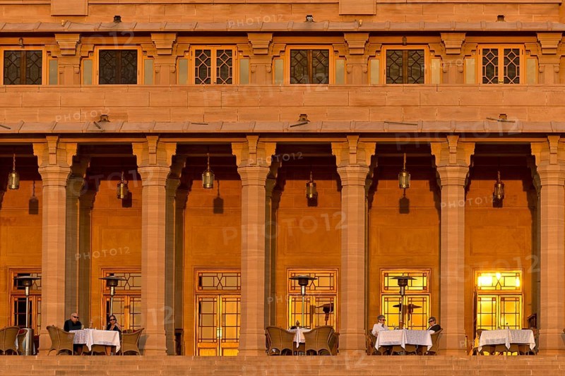Facade of the garden side with a restaurant