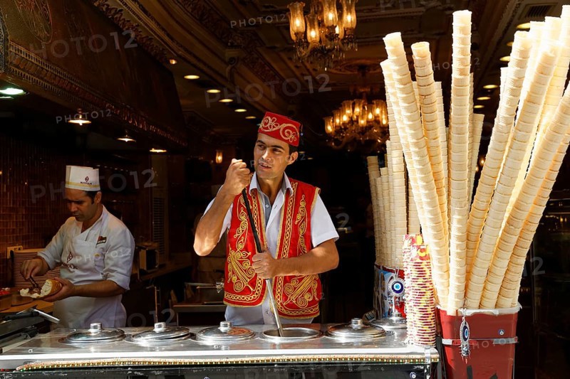 Ice cream salesman in Istiklal Caddesi
