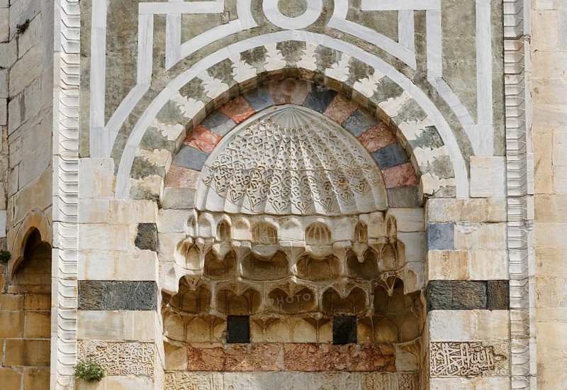 Portal with stalactite vaulting in the Seljuk style