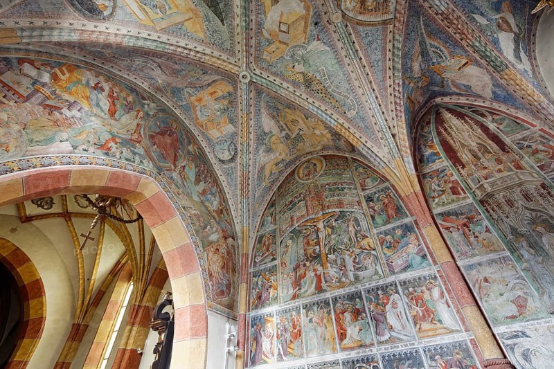 Lebendes Kreuz frescoes