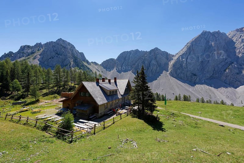 Klagenfurt Hut with the Hochstuhl Group