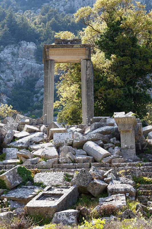 Temple of Artemis and Hadrian's Gate