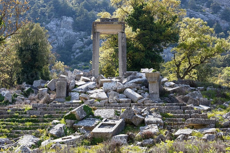 Temple of Artemis and Hadrian's Gate