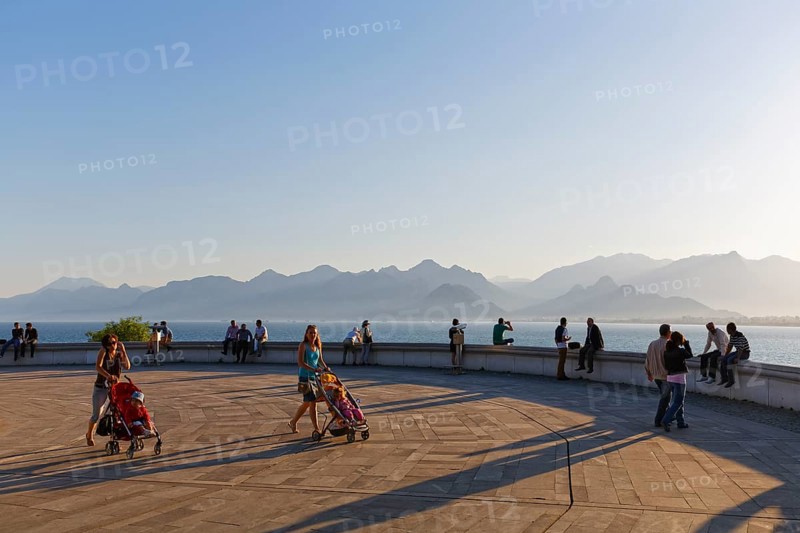 Evening atmosphere with view of the Taurus mountains