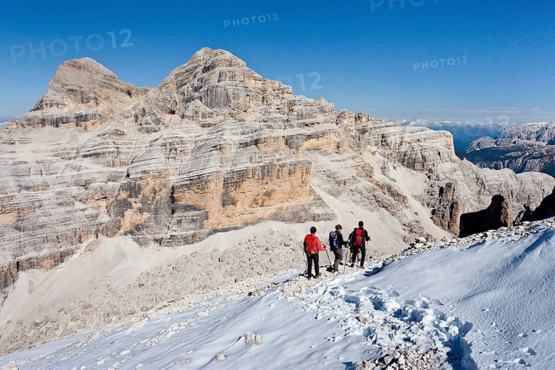 Mountain climbers during the descent from Mt Tofana di Roze