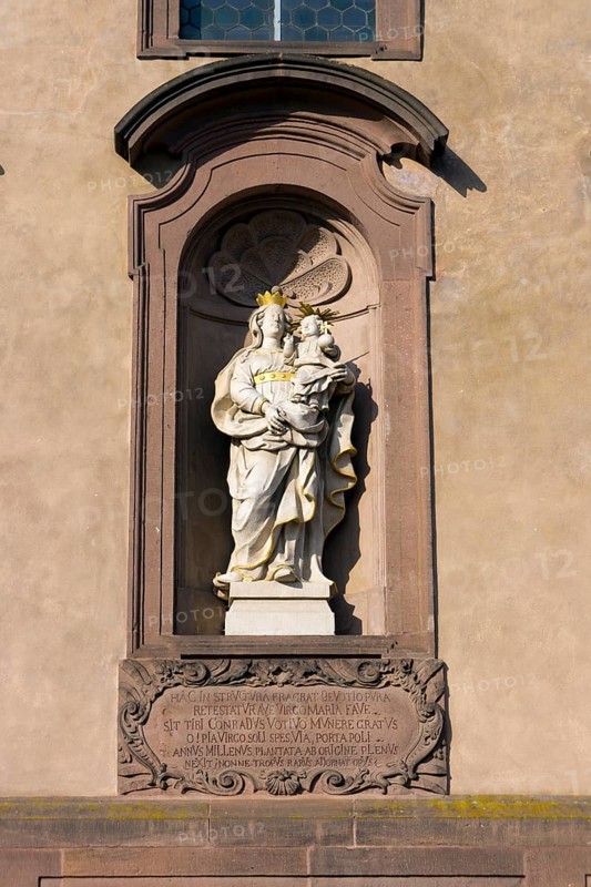 Statue
