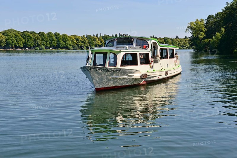 Tourist boat on the Maschsee