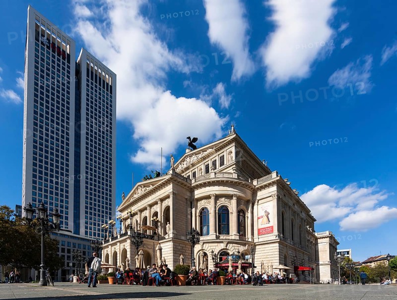 Opernplatz square and Alte Oper
