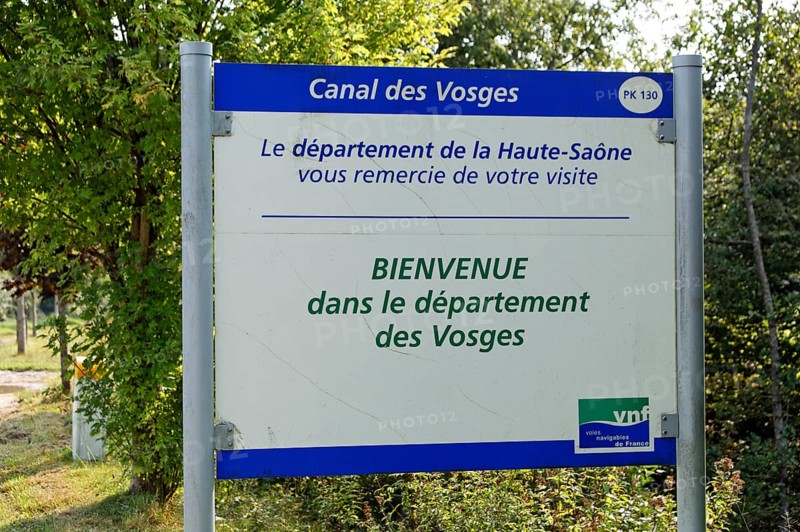 Sign at the border of department and region