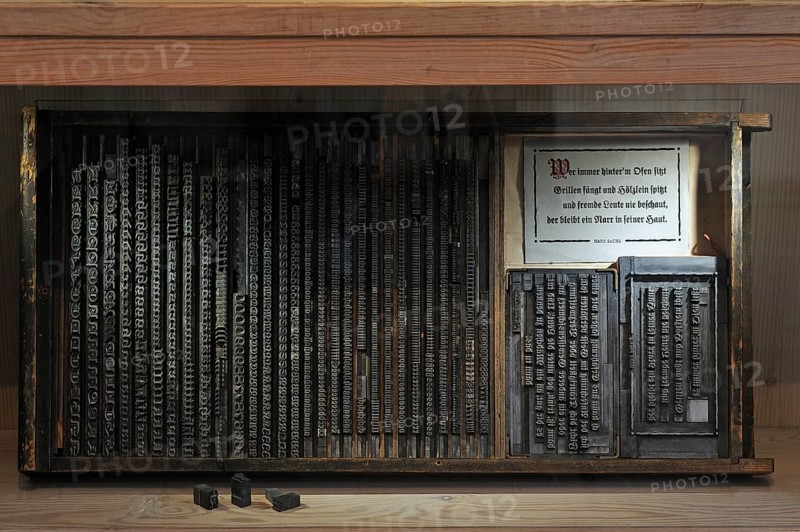 Old type cases with movable type