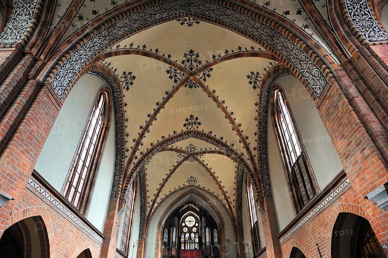Vaulted ceiling with the altar in Guestrow Cathedral