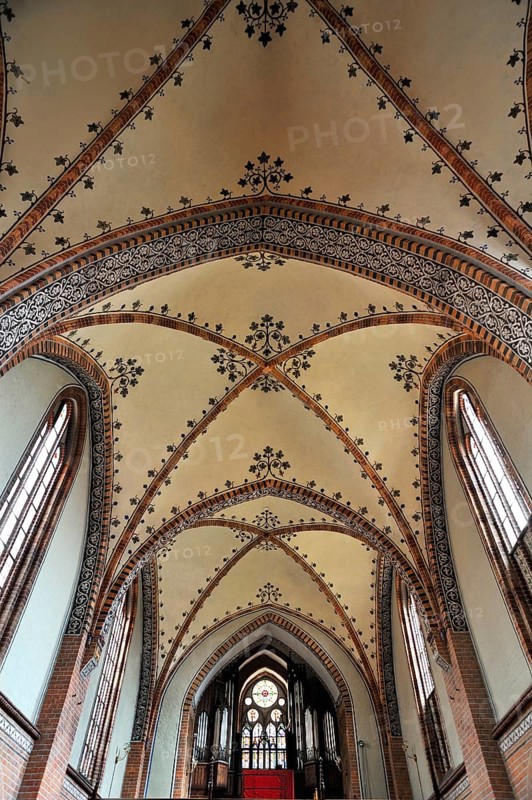 Vaulted ceiling with the altar in Guestrow Cathedral