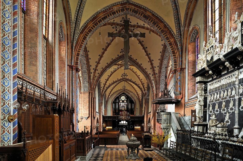 Vaulted ceiling with the altar in Guestrow Cathedral