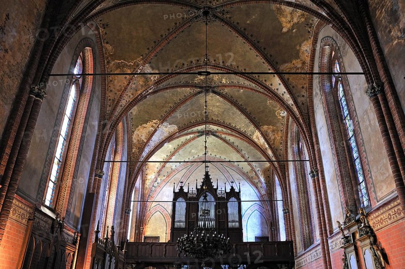 Vaulted ceiling with a neo-Gothic organ in the Malchow Abbey church