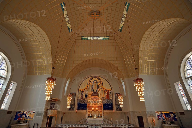 Chancel with dome of the Church of St. Leopold at Steinhof