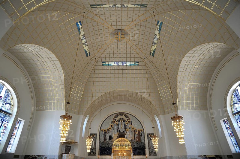 Chancel with dome of the Church of St. Leopold at Steinhof