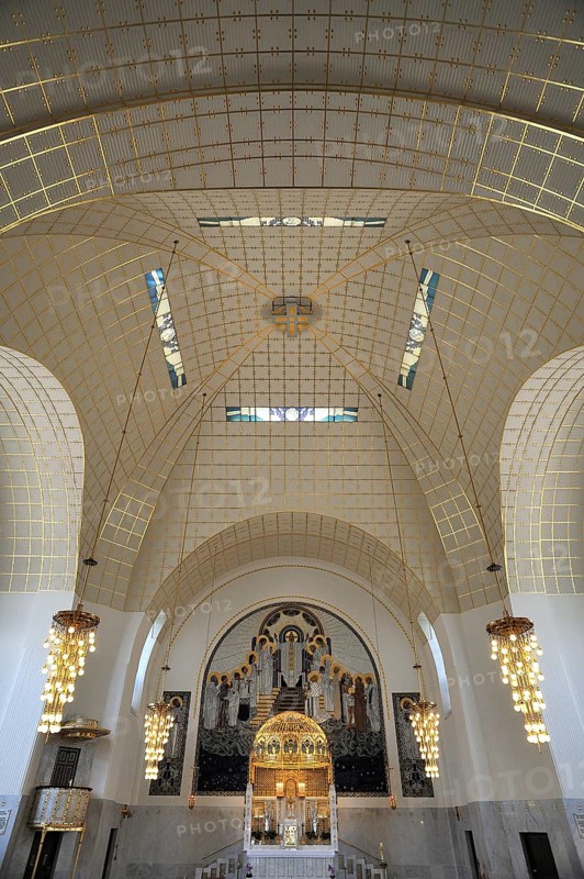 Chancel with dome of the Church of St. Leopold at Steinhof