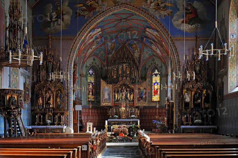 Chancel with the vaulted ceiling of the Parish Church of St. Pelagius
