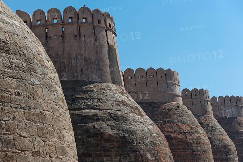 Fortified wall