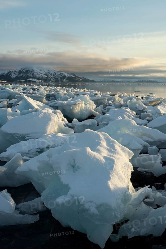 Grounded ice floes