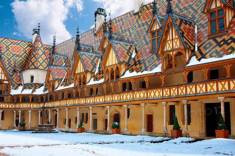 Hotel-Dieu de Beaune in the snow