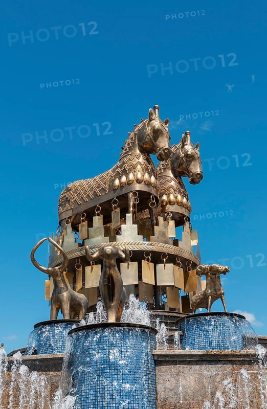 Fountain by architect David Gogichaishvili with copies of statues found at Kolkhida excavations