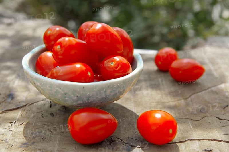 Fresh plum tomatoes