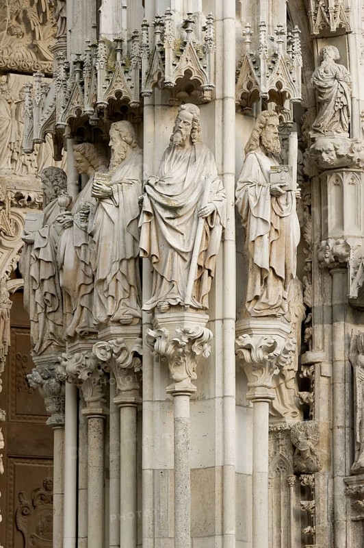 Sculptures of saints on the portal