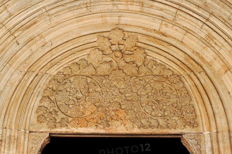 Reliefs in the lintel