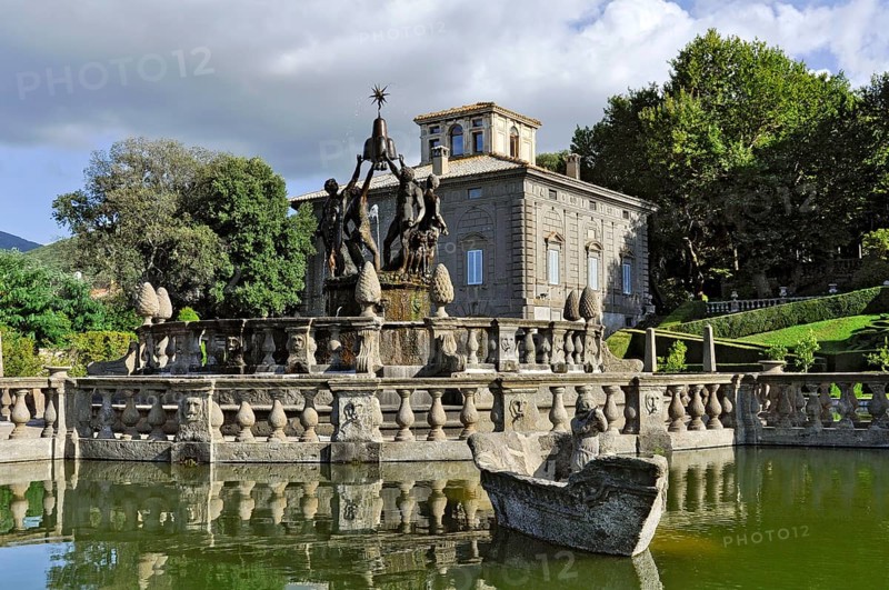 Fontana del Quadrato o dei Mori or Fountain of the Four Moors