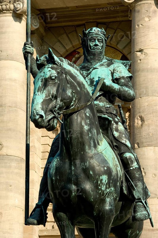 Bronze equestrian statue of Otto von Wittelsbach