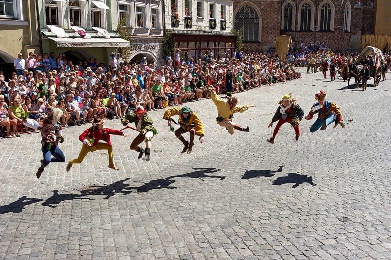 Moorish dance artists or Moriscos