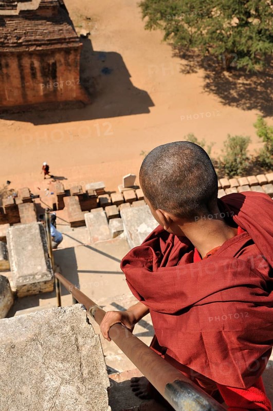 Buddhist monk during the descent from Shwesandaw Pagoda