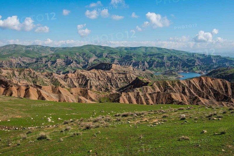 Mountainous landscape around Darbandikhan artifical lake