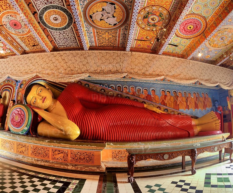 Reclining Buddha in Isurumuniya Rock Temple