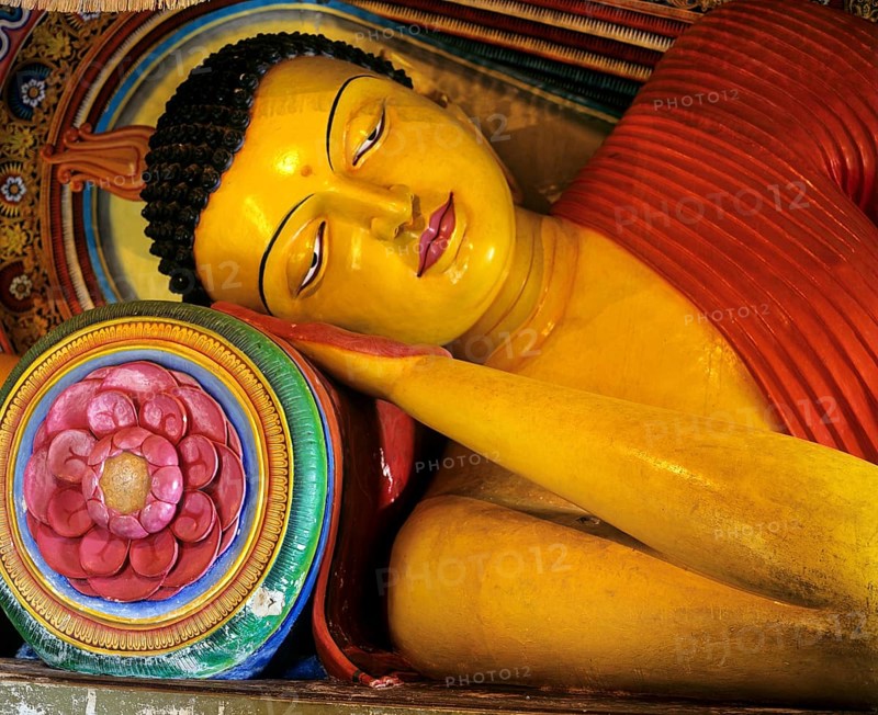 Reclining Buddha in Isurumuniya Rock Temple